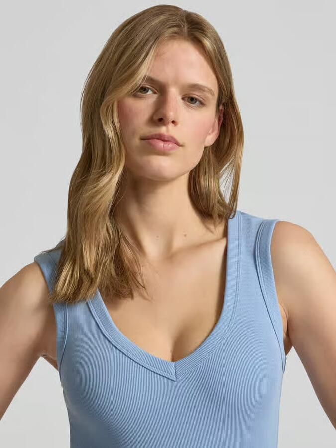 Gina Tricot slim fit top met V-hals