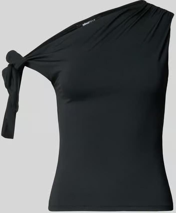 Gina Tricot T-shirt in one-shoulder look