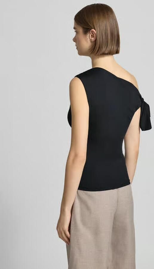 Gina Tricot T-shirt in one-shoulder look - Foto 3