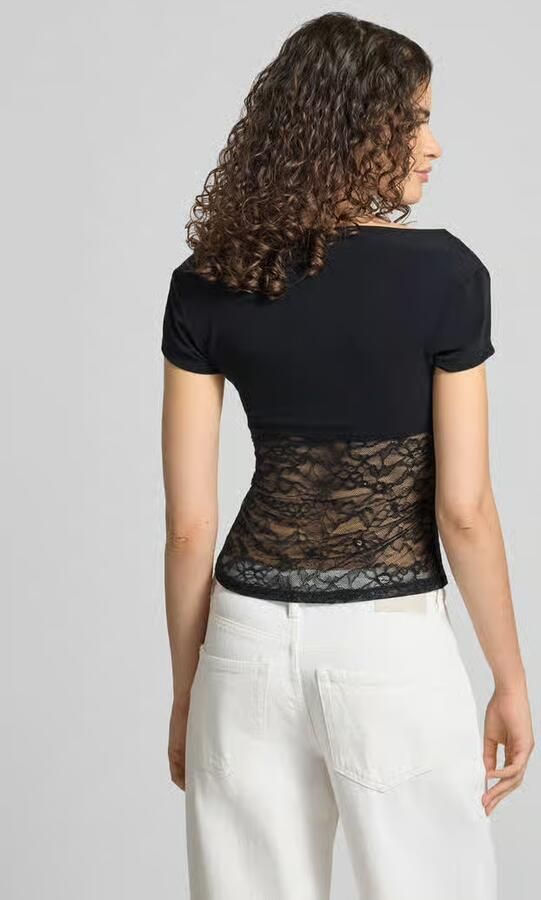 Gina Tricot T-shirt met V-hals en kant - Foto 3