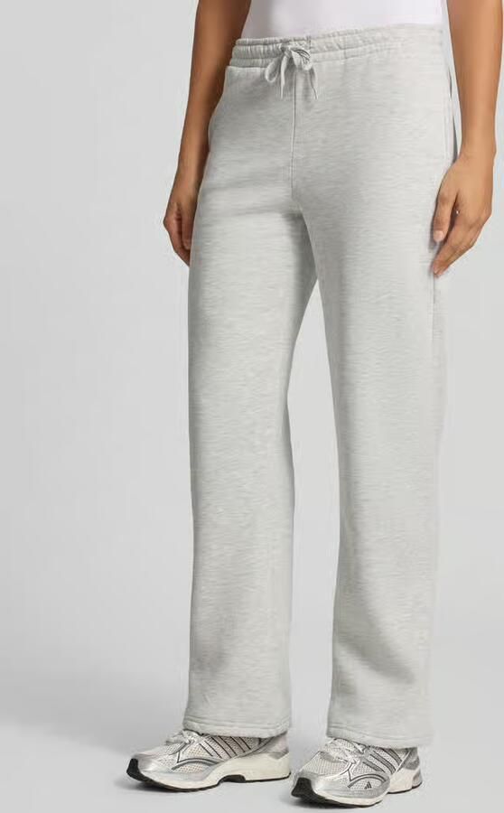 Gina Tricot wide fit sweatpants van katoenmix model 'Iconic' - Foto 3