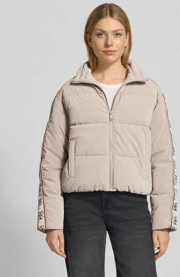 GUESS Activewear Gewatteerd jack met opstaande kraag model 'NEW JEAN' - Foto 2