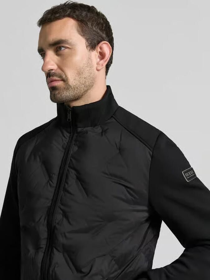 Guess Regular fit gewatteerd jack met opstaande kraag - Foto 3