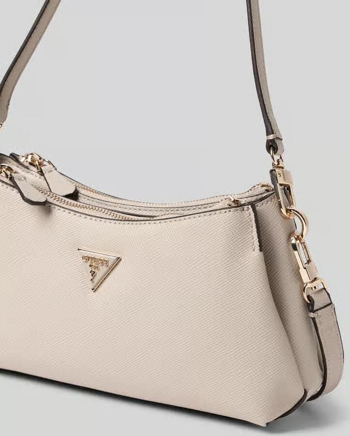 Guess Handtas met labelapplicatie
