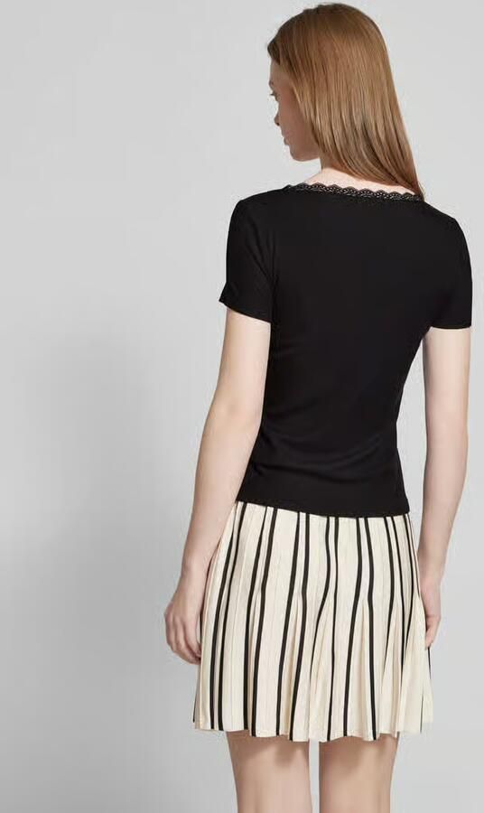 Guess Pyjamabovendeel met kant model 'LIA'