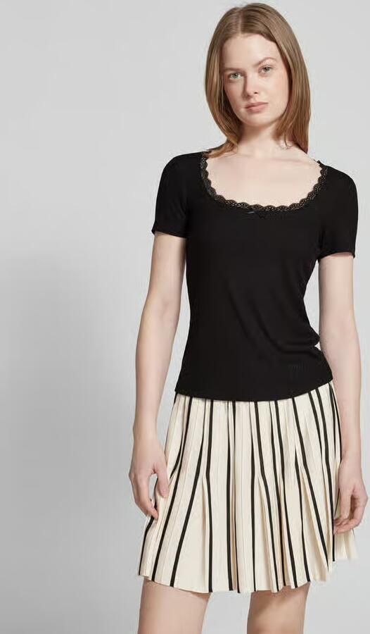 Guess Pyjamabovendeel met kant model 'LIA' - Foto 2
