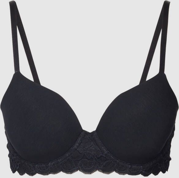 Hanro Beha met cups met kant model 'Moments'