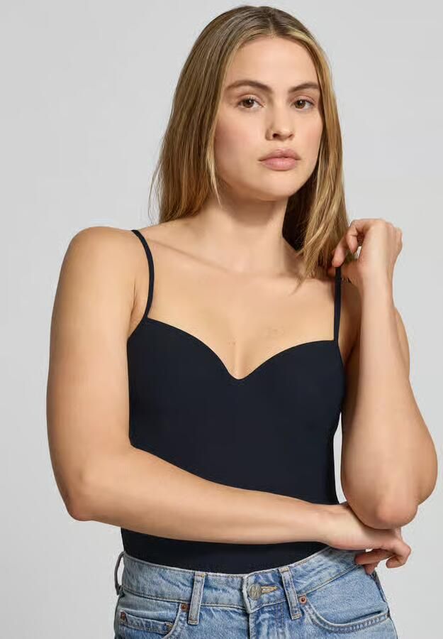 Hanro 2-in-1 beha-top met gewatteerde voorgevormde cups model 'ALLURE'