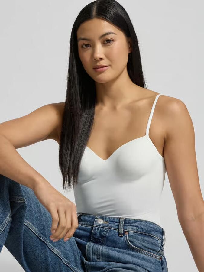 Hanro 2-in-1 beha-top met gewatteerde voorgevormde cups model 'ALLURE'