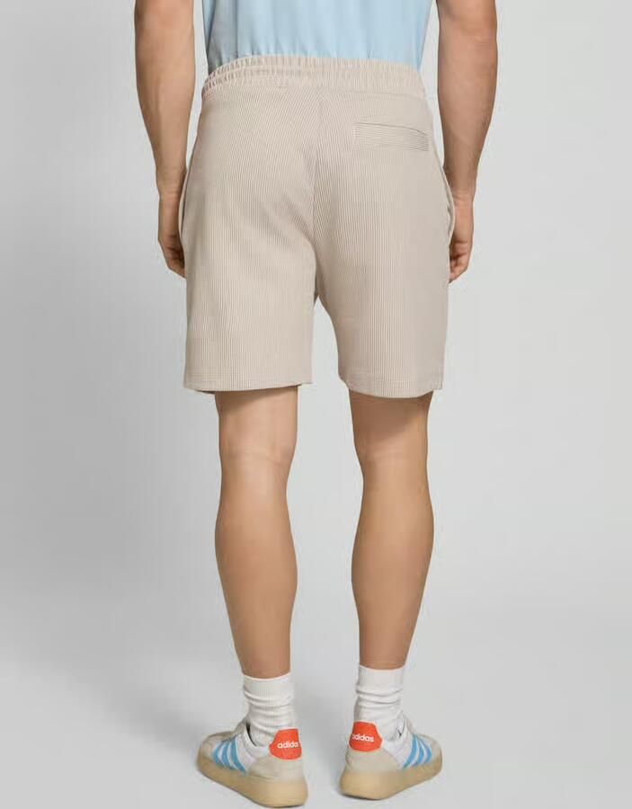 Hugo Blue Regular fit sweatshorts met labelpatch model 'Nuwafflo'