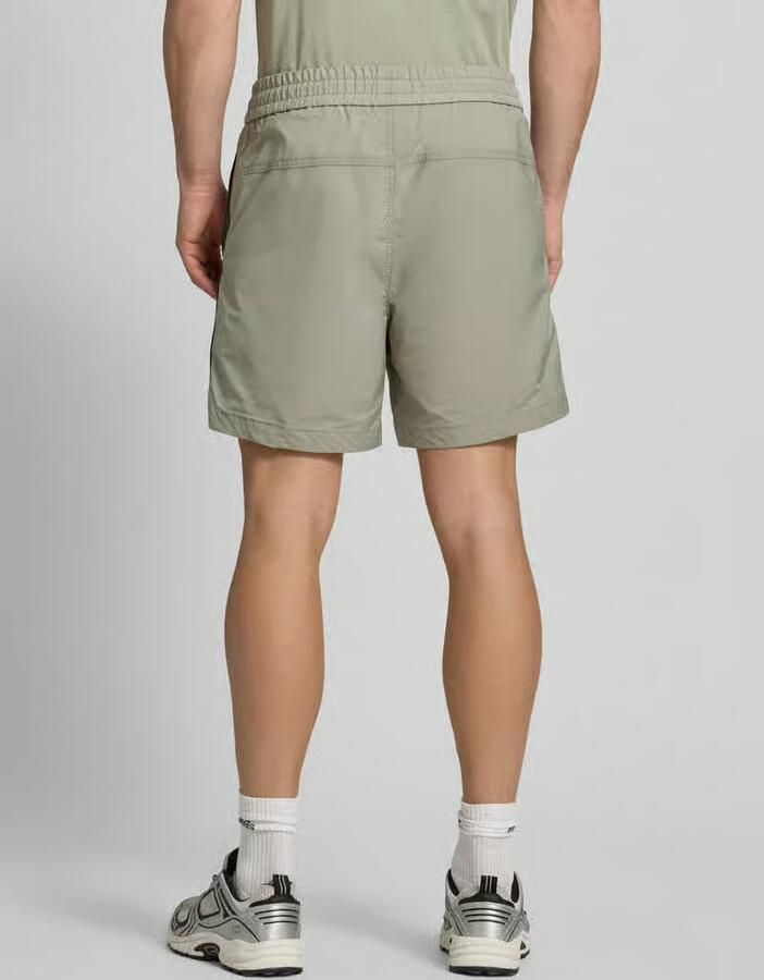 HUGO regular fit short met labelapplicatie model 'COLAS262S'