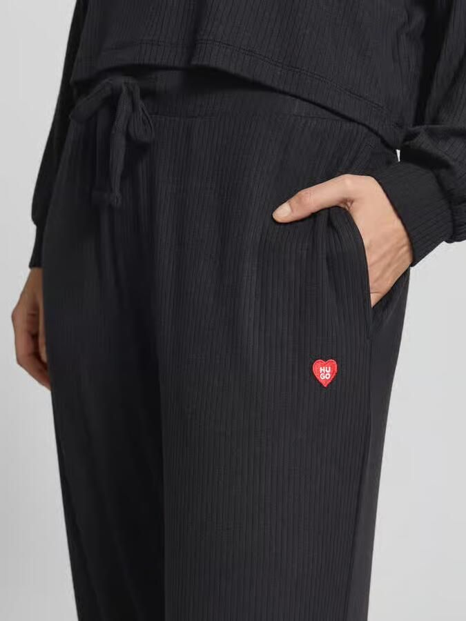 HUGO relaxed fit sweatbroek van modalmix model ' HEART'