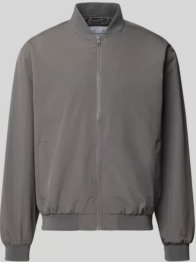Jack & jones bomberjack met zijwaartse steekzakken model 'CHARGE'
