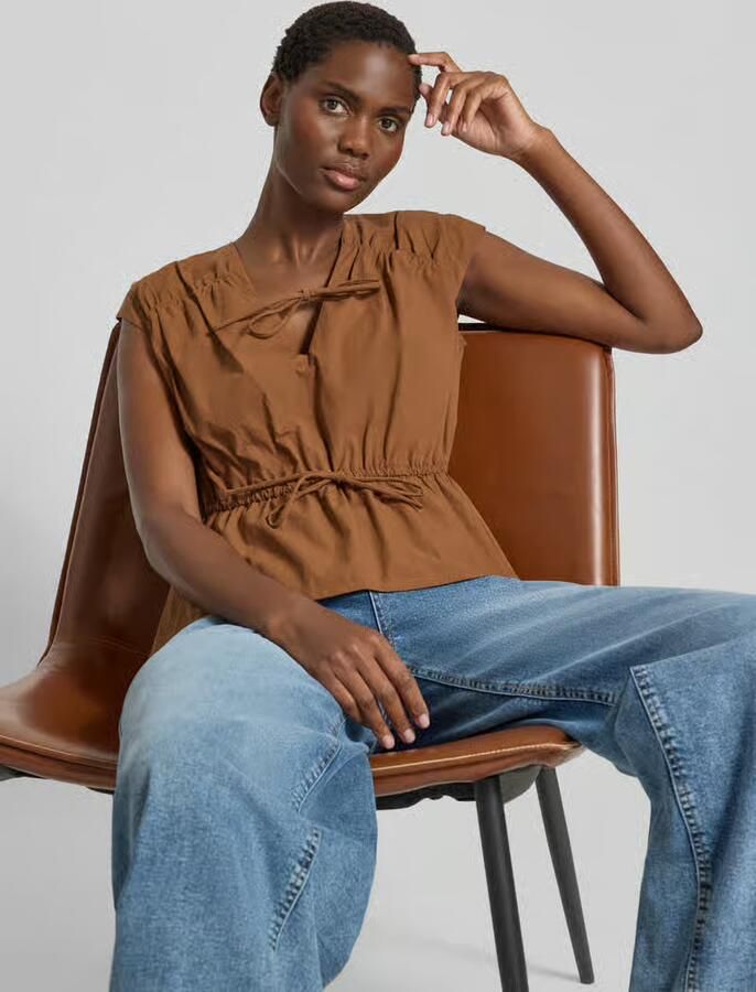 Jake*s Casual Blousetop met V-hals en vetersluiting