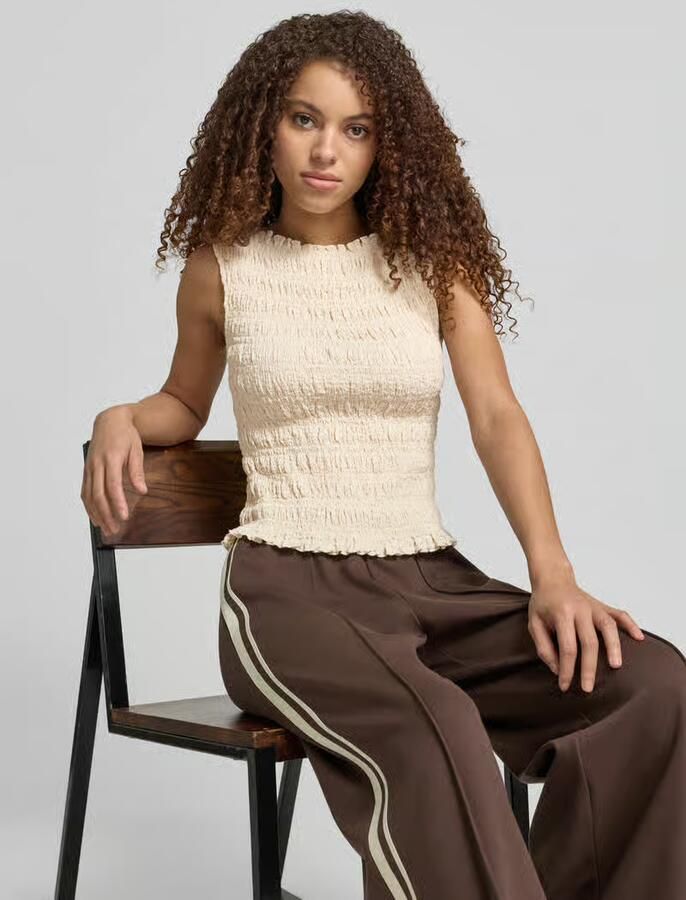Jake*s Casual Top met smokdetail en ronde hals
