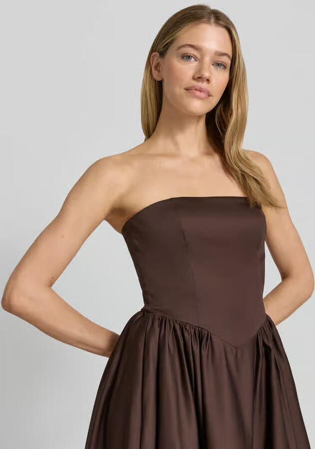 Jake*s Cocktail Cocktailjurk in off-shoulder-look met smokdetails