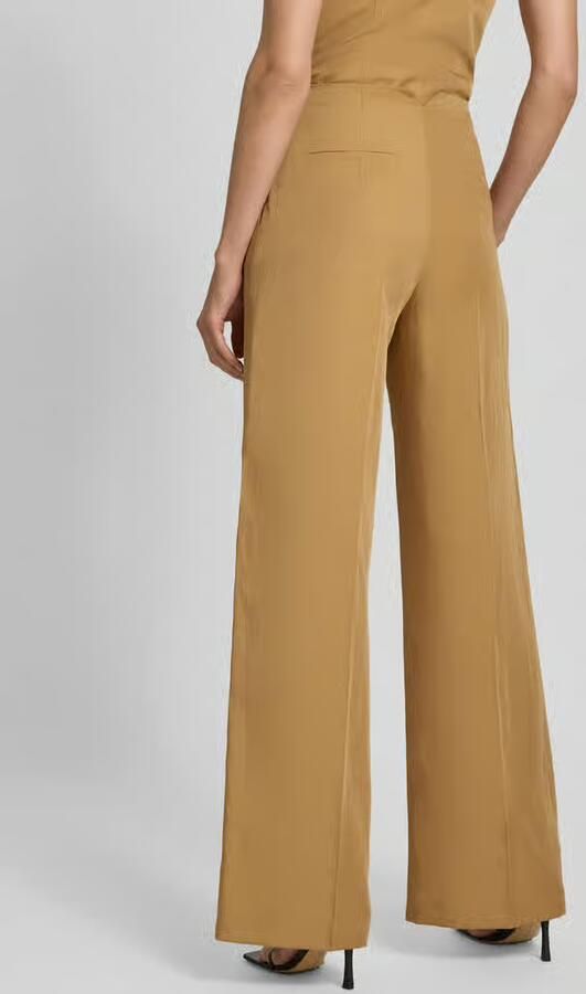 Jake*s Cocktail Flared stoffen broek met persplooien