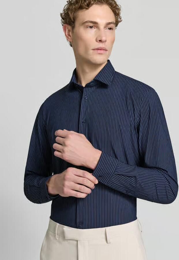 Jake*s slim fit zakelijk hemd met kentkraag