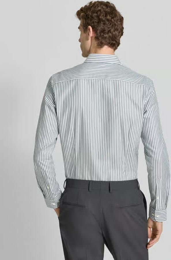 Jake*s Slim fit zakelijk overhemd van katoen met haaikraag