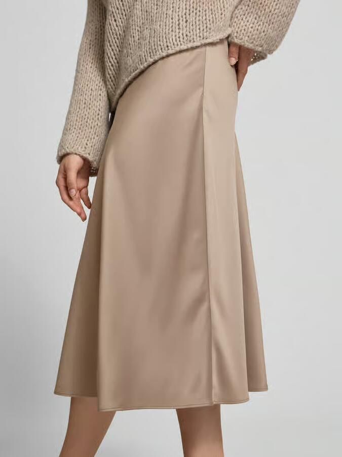 Juvia Midirok van satijn