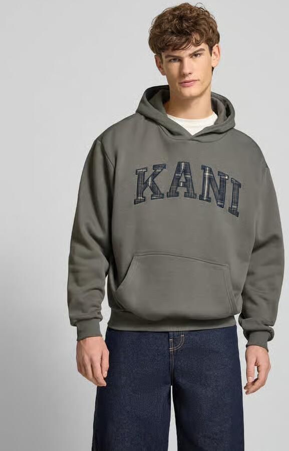 Karl Kani Hoodie met labelstitching en kangoeroezak - Foto 2