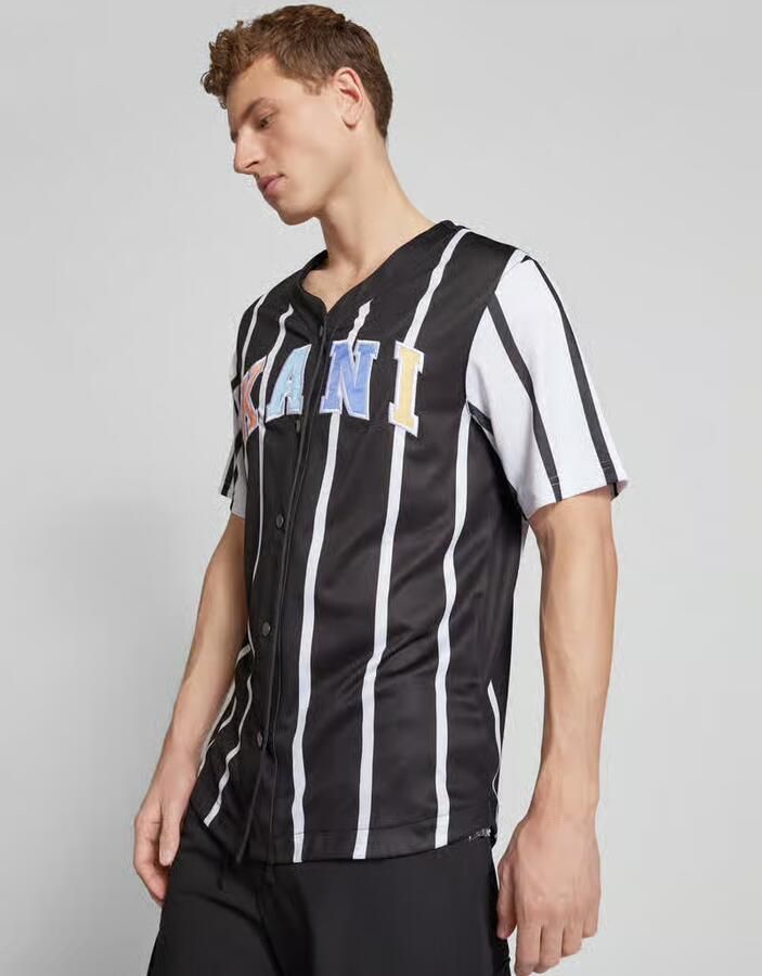 Karl Kani T-shirt met doorknoopsluiting