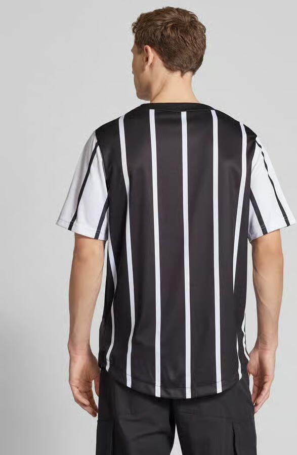 Karl Kani T-shirt met doorknoopsluiting - Foto 2