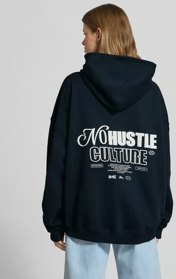 Karo Kauer Oversized hoodie met labelstitching model 'No Hustle' - Foto 3