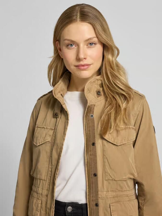 Khujo Jack met klepzakken model 'NORI'