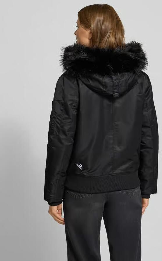 Khujo Jack met klepzakken model 'TYLA'