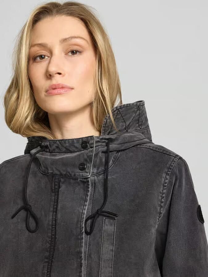 Khujo Parka met capuchon en klepzakken model 'FREYA'