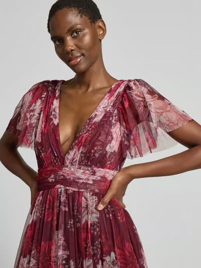 Lace & Beads Cocktailjurk met diepe V-hals