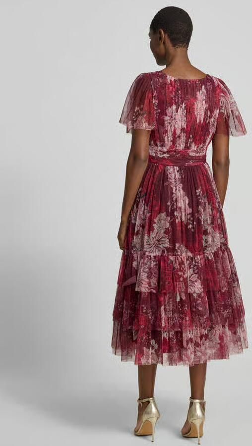 Lace & Beads Cocktailjurk met diepe V-hals