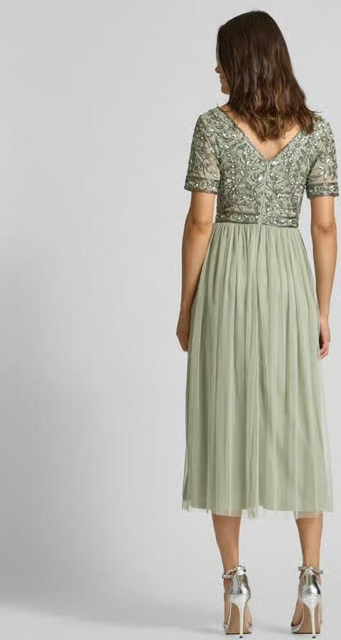 Lace & Beads Cocktailjurk met siersteentjes