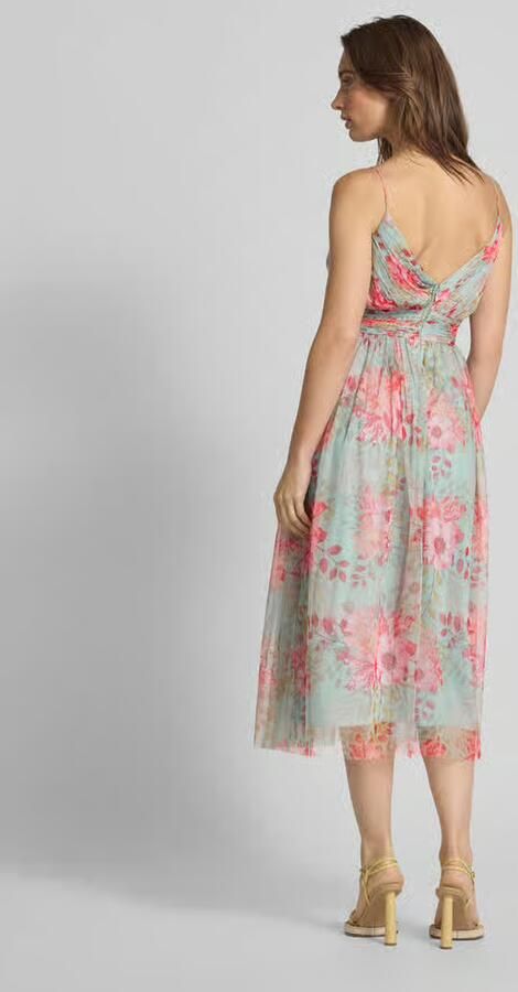 Lace & Beads Cocktailjurk met tailleband