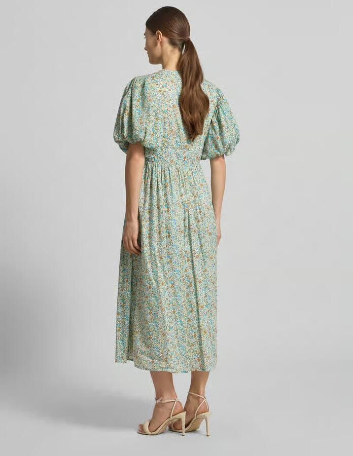 Lace & Beads Cocktailjurk met V-hals en pofmouwen