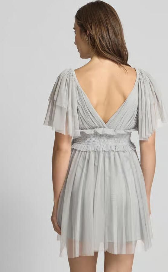 Lace & Beads Cocktailjurk met V-hals en tailleband