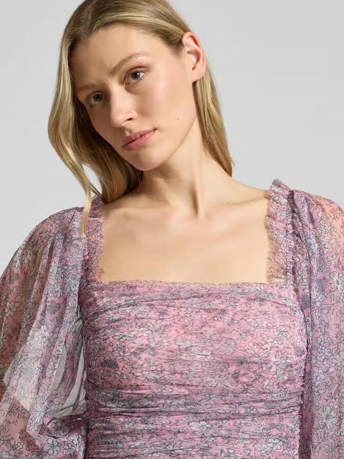 Lace & Beads cocktailjurk met vierkante hals