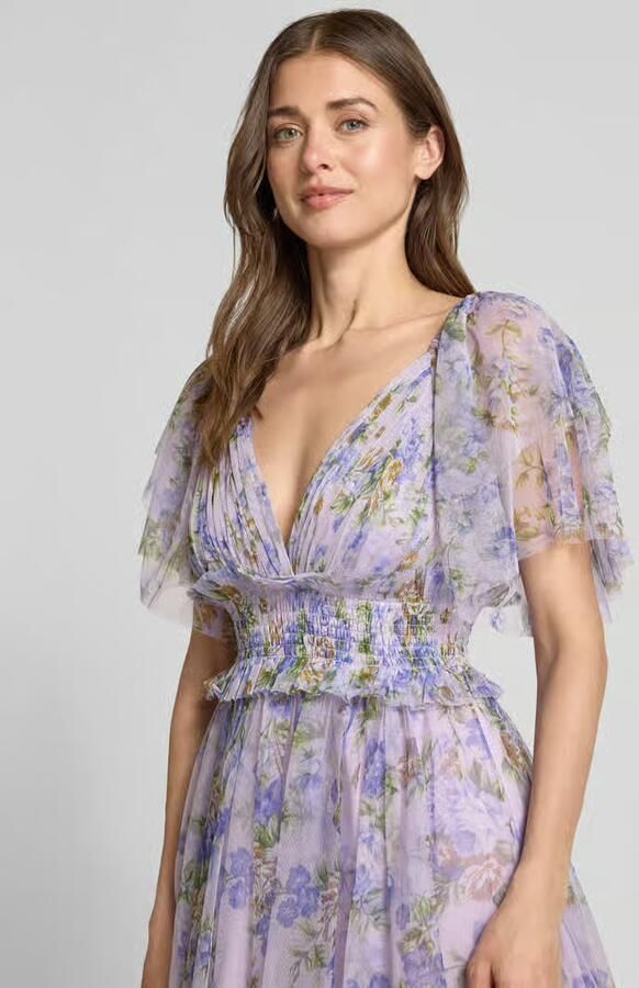 Lace & Beads cocktailjurk van mesh met V-hals