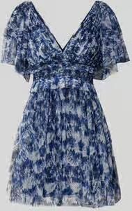 Lace & Beads cocktailjurk van mesh met V-hals