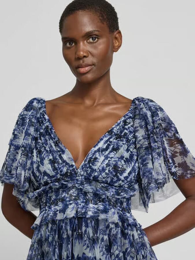 Lace & Beads cocktailjurk van mesh met V-hals