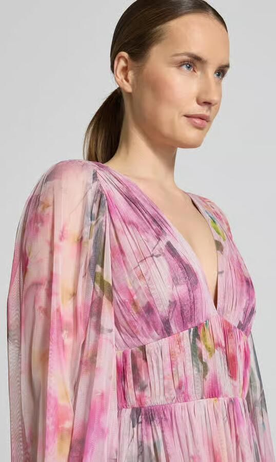 Lace & Beads Cocktailjurk van tule met V-halslijn