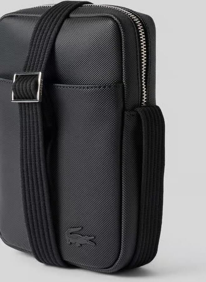 Lacoste schoudertas met logoprint 'Classic Vertical Camera B'
