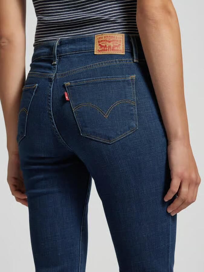 Levi's 300 Shaping bootcut jeans in 5-pocketmodel model '315™'