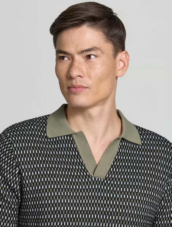 Lindbergh relaxed fit gebreid poloshirt met V-hals
