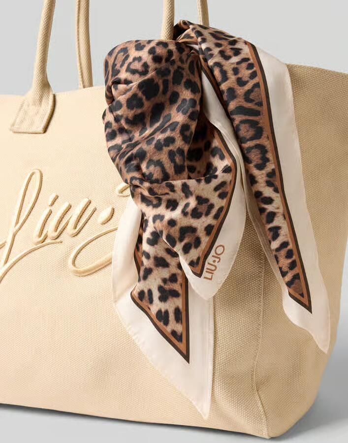 Liu Jo White Shopper met labelstitching model 'PLENTIA'