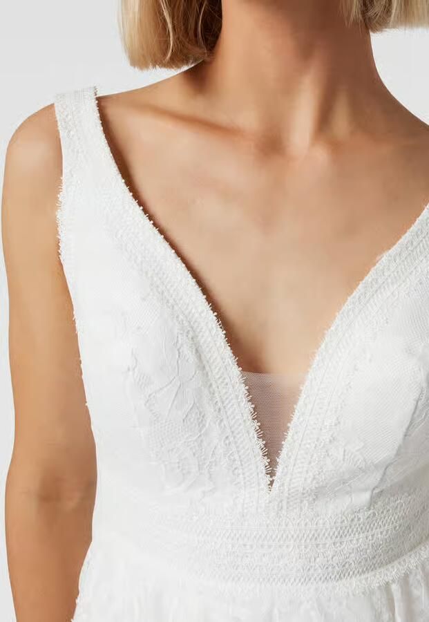 LUXUAR FASHION Bruidsjurk met bloemborduursels