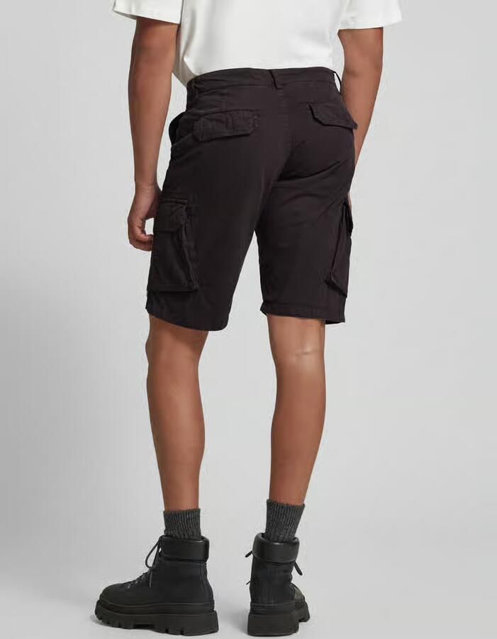 Lyle & Scott Regular fit korte cargobroek met logostitching model 'WEMBLEY'