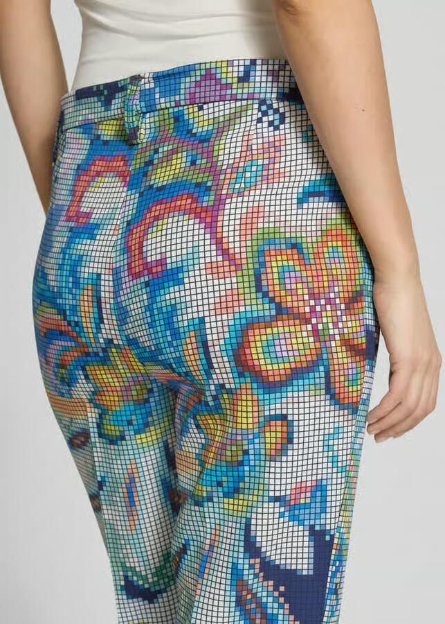 MAC BROEK met Labeldetail Model 'Aida Kick'