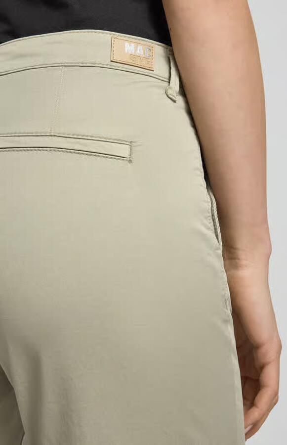 MAC Chino turn up met subtiele glans elegant en sportief tegelijk - Foto 17